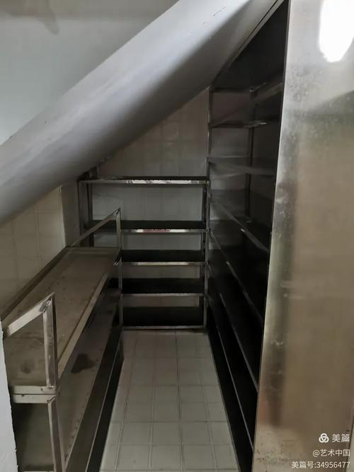 经济贸易咨询;零售针纺织品,电子产品,照相器材,日用杂货,文化用品,制